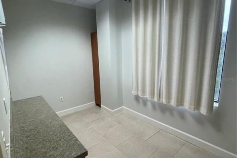 Immobilier commercial à louer à Orlando, Floride: 80.45 m2 № 2408514 - photo 13