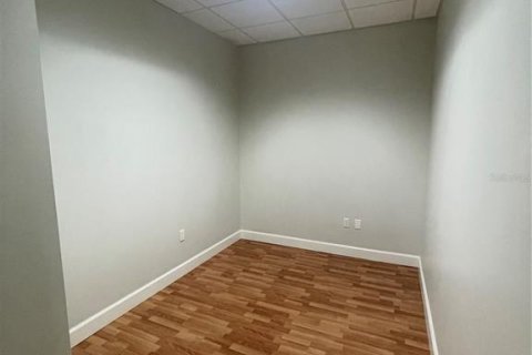 Immobilier commercial à louer à Orlando, Floride: 80.45 m2 № 2408514 - photo 8