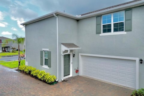 Townhouse in New Smyrna Beach, Florida 3 bedrooms, 149.94 sq.m. № 2100452 - photo 2