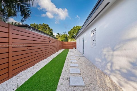 Villa ou maison à vendre à Miami Shores, Floride: 3 chambres, 222.97 m2 № 1973471 - photo 25