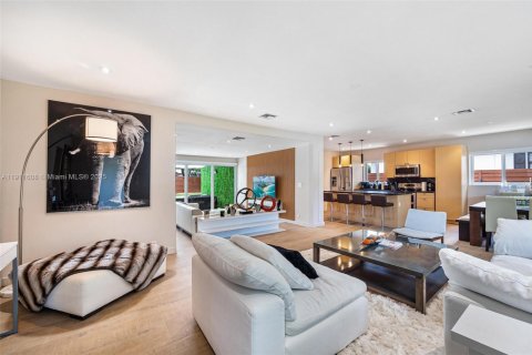 Villa ou maison à vendre à Miami Shores, Floride: 3 chambres, 222.97 m2 № 1973471 - photo 4