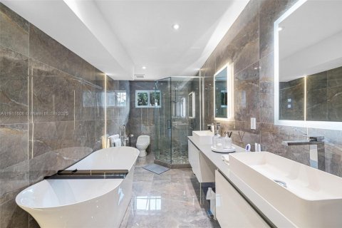 Villa ou maison à vendre à Miami Shores, Floride: 3 chambres, 222.97 m2 № 1973471 - photo 16