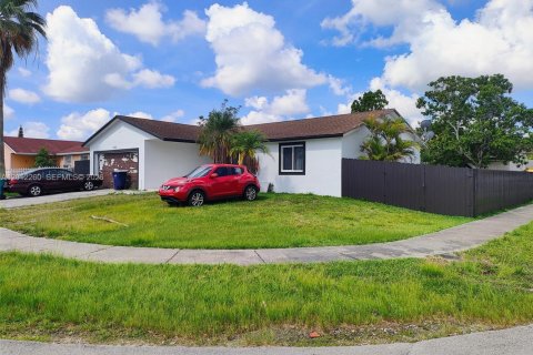 Villa ou maison à vendre à Homestead, Floride: 3 chambres, 114.27 m2 № 2076367 - photo 7