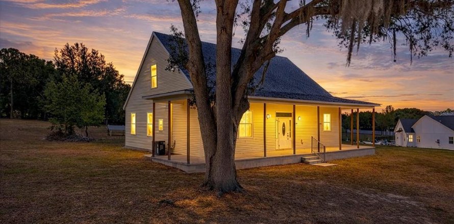 Villa ou maison à Dade City, Floride 4 chambres, 228.54 m2 № 2127708