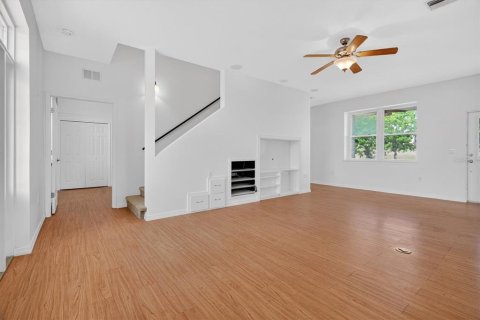Villa ou maison à vendre à Dade City, Floride: 4 chambres, 228.54 m2 № 2127708 - photo 10