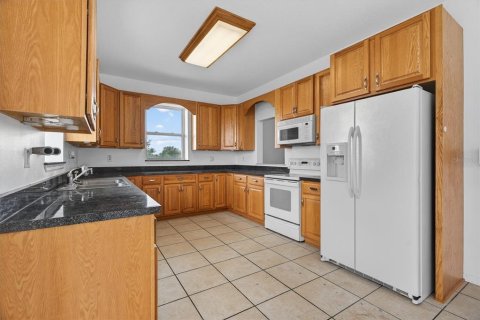 Villa ou maison à vendre à Dade City, Floride: 4 chambres, 228.54 m2 № 2127708 - photo 22