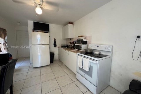 Купить коммерческую недвижимость в Майами, Флорида 163.88м2, № 1971478 - фото 5