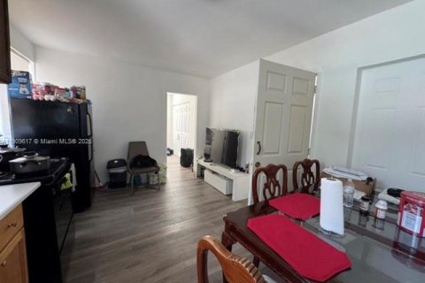 Купить коммерческую недвижимость в Майами, Флорида 163.88м2, № 1971478 - фото 22