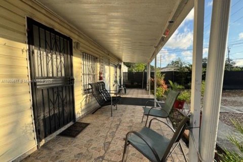 Купить коммерческую недвижимость в Майами, Флорида 163.88м2, № 1971478 - фото 3