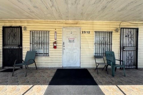 Купить коммерческую недвижимость в Майами, Флорида 163.88м2, № 1971478 - фото 18