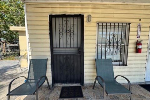 Купить коммерческую недвижимость в Майами, Флорида 163.88м2, № 1971478 - фото 4