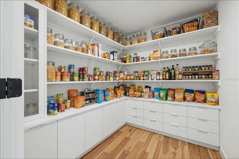 Купить виллу или дом в Сарасота, Флорида 9 комнат, 372.45м2, № 1905012 - фото 25