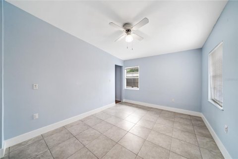 House in Orlando, Florida 3 bedrooms, 140.19 sq.m. № 1821227 - photo 10