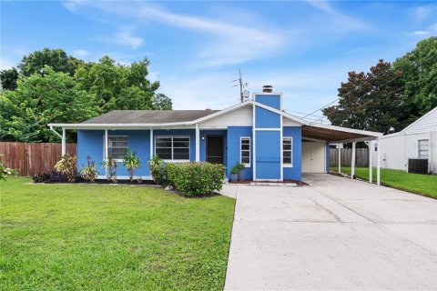 House in Orlando, Florida 3 bedrooms, 140.19 sq.m. № 1821227 - photo 1