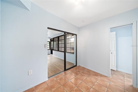 House in Orlando, Florida 3 bedrooms, 140.19 sq.m. № 1821227 - photo 12