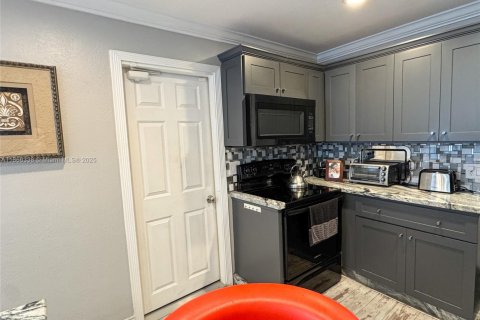 Casa en alquiler en Pompano Beach, Florida, 2 dormitorios, 84.54 m2 № 1979270 - foto 11