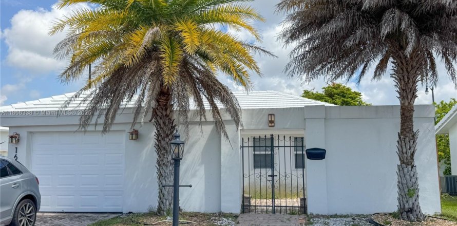 Casa en Pompano Beach, Florida 2 dormitorios, 84.54 m2 № 1979270