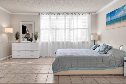 Copropriété à louer à Hollywood, Floride: 54.81 m2 № 1953056 - photo 14