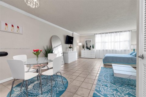 Copropriété à louer à Hollywood, Floride: 54.81 m2 № 1953056 - photo 6