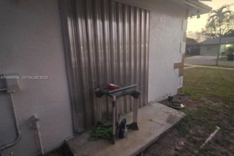 Casa en venta en Dania Beach, Florida, 3 dormitorios, 127.74 m2 № 2031862 - foto 21