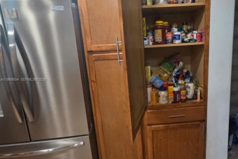 Casa en venta en Dania Beach, Florida, 3 dormitorios, 127.74 m2 № 2031862 - foto 3