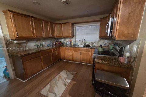 Casa en venta en Dania Beach, Florida, 3 dormitorios, 127.74 m2 № 2031862 - foto 15