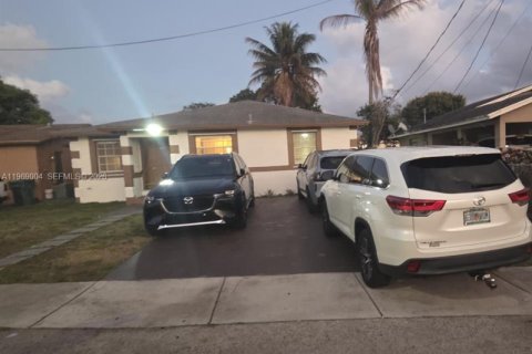 Casa en venta en Dania Beach, Florida, 3 dormitorios, 127.74 m2 № 2031862 - foto 27