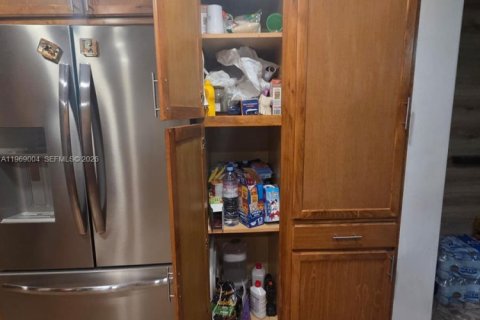 Casa en venta en Dania Beach, Florida, 3 dormitorios, 127.74 m2 № 2031862 - foto 8