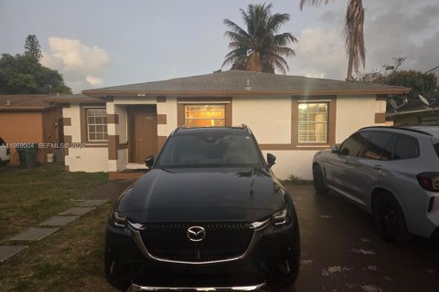 Casa en venta en Dania Beach, Florida, 3 dormitorios, 127.74 m2 № 2031862 - foto 24