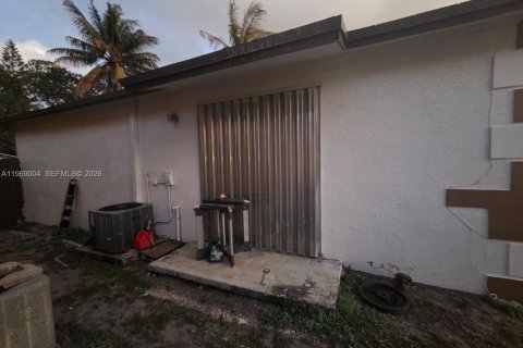 Casa en venta en Dania Beach, Florida, 3 dormitorios, 127.74 m2 № 2031862 - foto 19