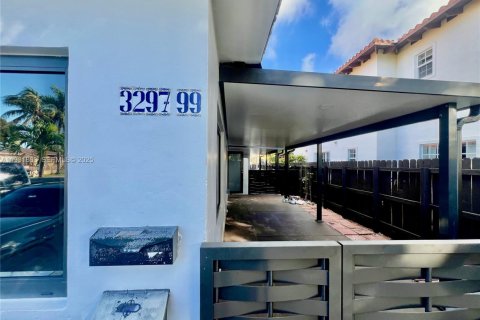 Commercial property in Miami, Florida 217.67 sq.m. № 1990668 - photo 6