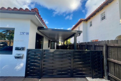 Commercial property in Miami, Florida 217.67 sq.m. № 1990668 - photo 7