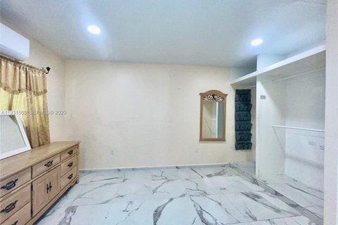 Commercial property in Miami, Florida 217.67 sq.m. № 1990668 - photo 30