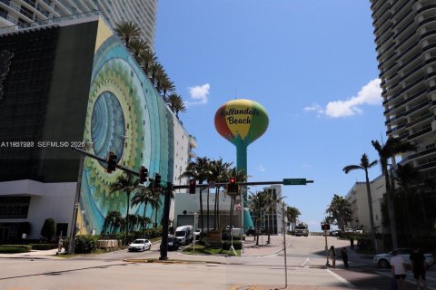 Condominio en alquiler en Hallandale Beach, Florida, 1 dormitorio, 81.29 m2 № 2011232 - foto 23