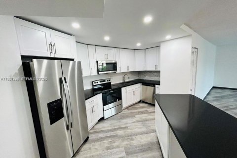 Condominio en Hallandale Beach, Florida, 1 dormitorio  № 2011232