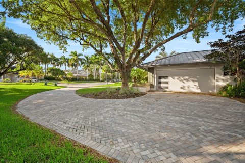 House in Palmetto Bay, Florida 5 bedrooms, 338.26 sq.m. № 1949383 - photo 5