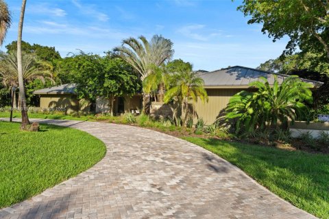 House in Palmetto Bay, Florida 5 bedrooms, 338.26 sq.m. № 1949383 - photo 4