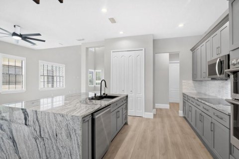 Villa ou maison à vendre à Orlando, Floride: 4 chambres, 270.35 m2 № 2216099 - photo 14