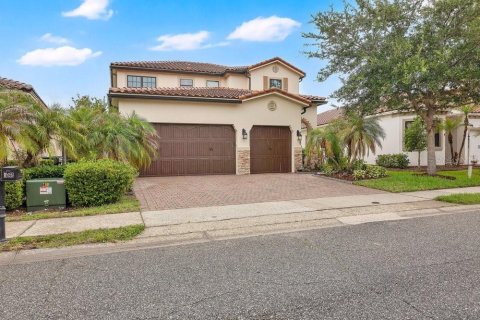 Villa ou maison à vendre à Orlando, Floride: 4 chambres, 270.35 m2 № 2216099 - photo 3