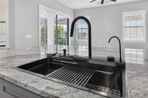 Villa ou maison à vendre à Orlando, Floride: 4 chambres, 270.35 m2 № 2216099 - photo 13