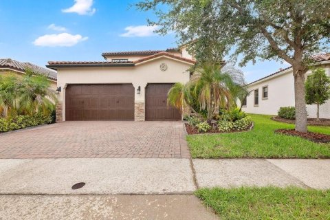 House in Orlando, Florida 4 bedrooms, 270.35 sq.m. № 2216099
