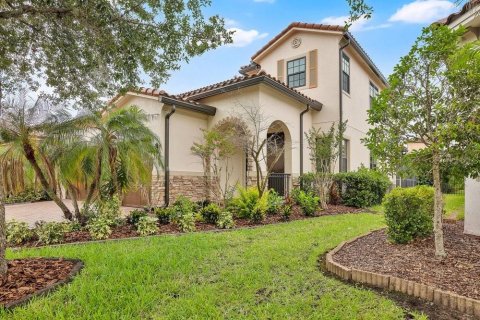 Villa ou maison à vendre à Orlando, Floride: 4 chambres, 270.35 m2 № 2216099 - photo 4