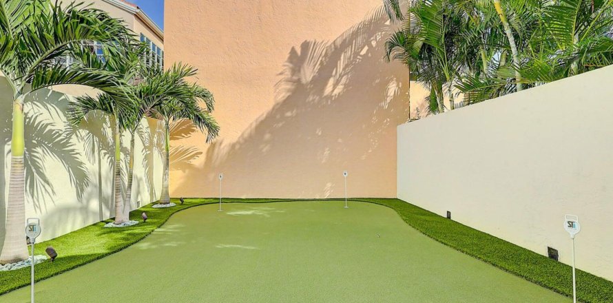 House in Palm Beach Gardens, Florida 3 bedrooms, 133.59 sq.m. № 1121082