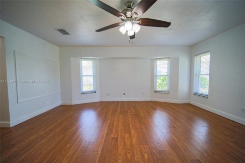 House in Punta Gorda, Florida 3 bedrooms № 1868493 - photo 17