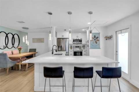 Снять в аренду виллу или дом в Тамарак, Флорида 3 спальни, 111.85м2, № 1954546 - фото 5