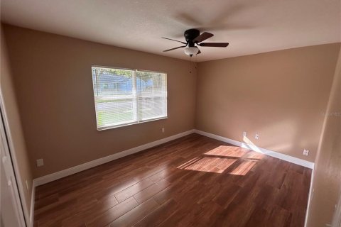 Villa ou maison à louer à Longwood, Floride: 4 chambres, 140.19 m2 № 2436748 - photo 8