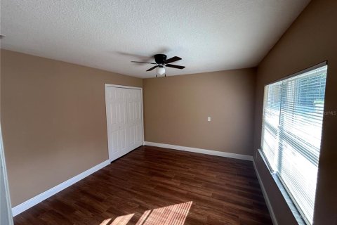 Villa ou maison à louer à Longwood, Floride: 4 chambres, 140.19 m2 № 2436748 - photo 9