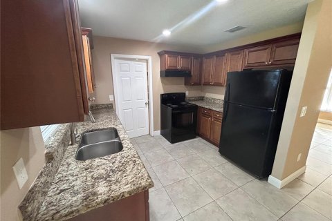 Villa ou maison à louer à Longwood, Floride: 4 chambres, 140.19 m2 № 2436748 - photo 6