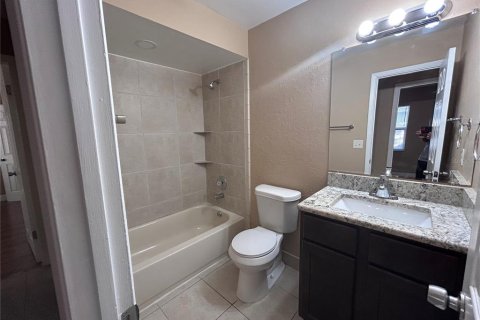 Villa ou maison à louer à Longwood, Floride: 4 chambres, 140.19 m2 № 2436748 - photo 10
