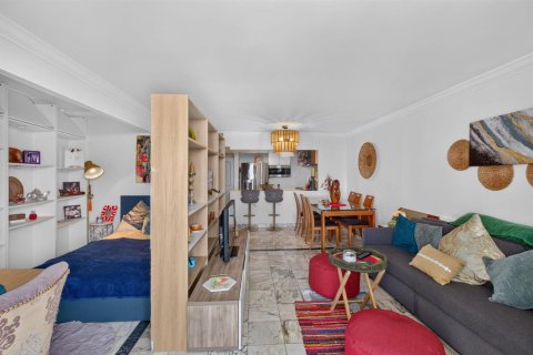 Copropriété à vendre à Sunny Isles Beach, Floride: 1 chambre, 92.07 m2 № 2387751 - photo 26